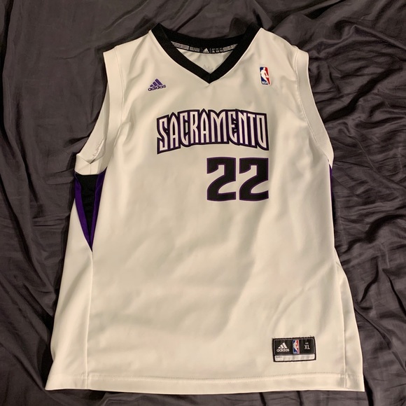 isaiah thomas sacramento kings jersey